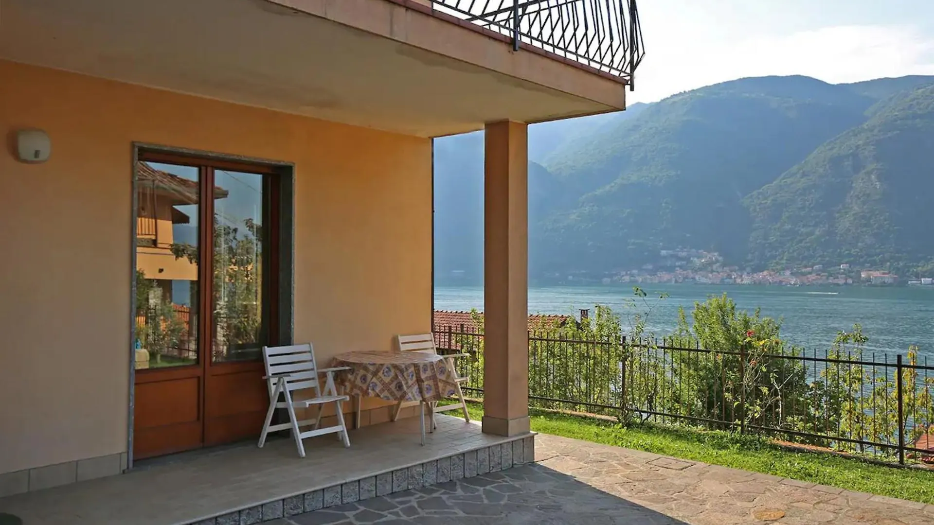 Holiday home Charming House On The Lake Lezzeno